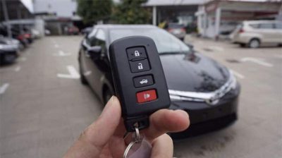 Làm Sao để Mở Cửa, Khởi động Xe Khi Chìa Khóa Thông Minh Hết Pin? 613a353e93a59.jpeg